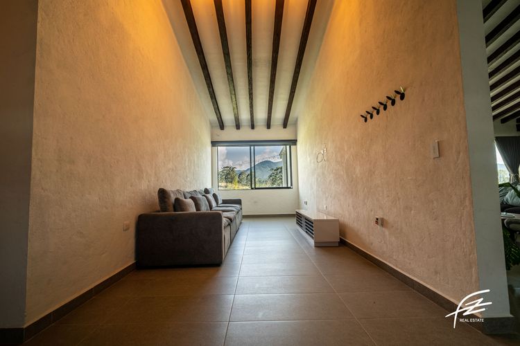 Casa de 4 alcobas en venta en El Salado, Guarne, 360 m² · foto 8 de 23