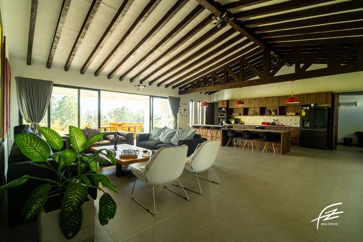 Casa de 4 alcobas en venta en El Salado, Guarne, 360 m² · foto 9 de 23