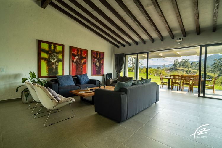 Casa de 4 alcobas en venta en El Salado, Guarne, 360 m² · foto 11 de 23