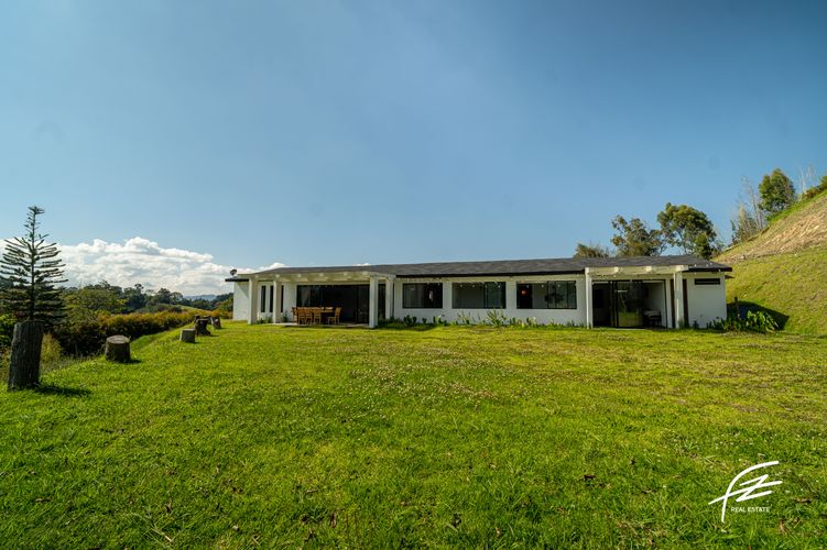 Casa de 4 alcobas en venta en El Salado, Guarne, 360 m² · foto 19 de 23