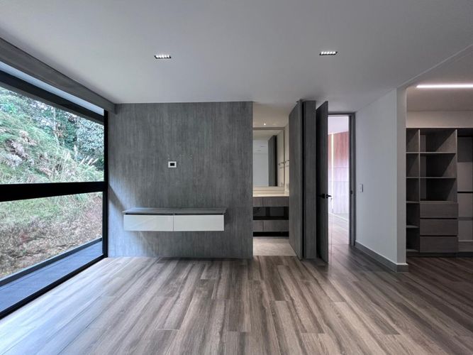 Casa de 4 alcobas en venta en Escobero, Envigado, 507 m² · foto 9 de 20