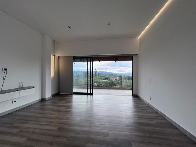 Casa de 4 alcobas en venta en Escobero, Envigado, 507 m² · foto 12 de 20