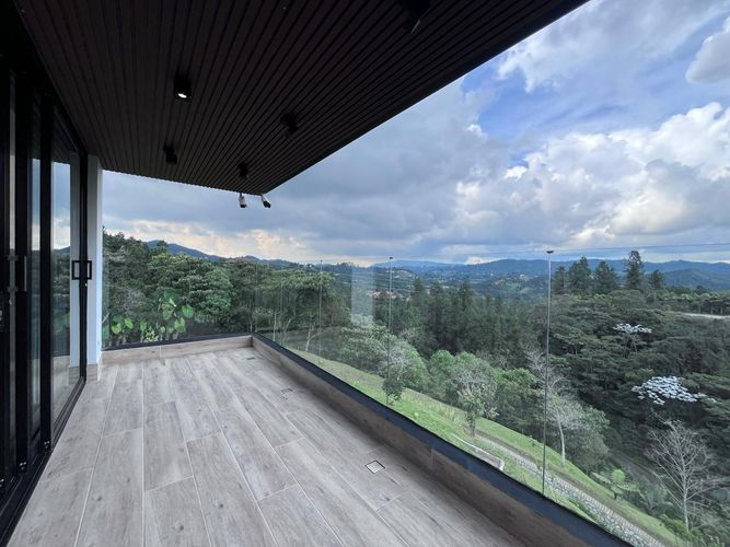 Casa de 4 alcobas en venta en Escobero, Envigado, 507 m² · foto 19 de 20