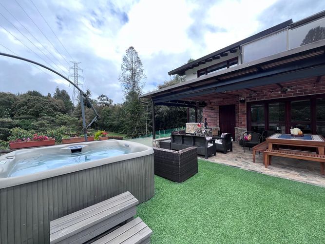 Casa de 4 alcobas en venta en Escobero, Envigado, 450 m² · foto 18 de 19