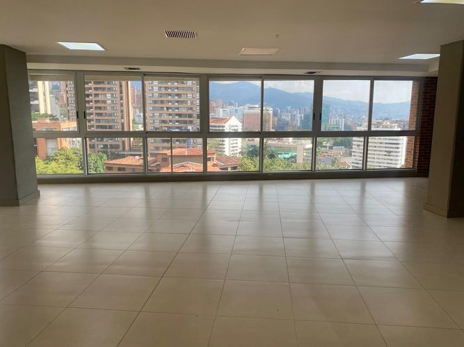Oficina en arriendo en El Poblado, Medellín, 280 m² · foto 6 de 18