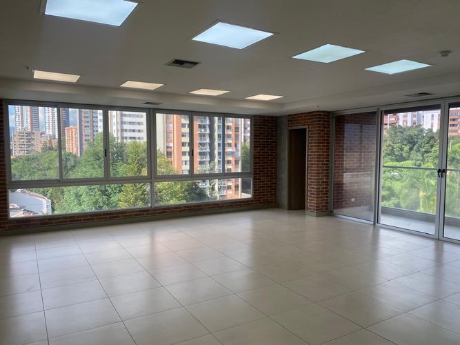Oficina en arriendo en El Poblado, Medellín, 280 m² · foto 8 de 18