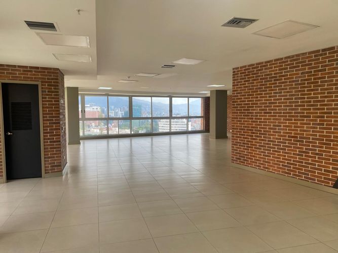 Oficina en arriendo en El Poblado, Medellín, 280 m² · foto 10 de 18