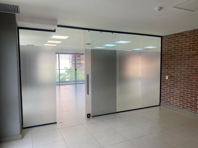 Oficina en arriendo en El Poblado, Medellín, 280 m² · foto 12 de 18