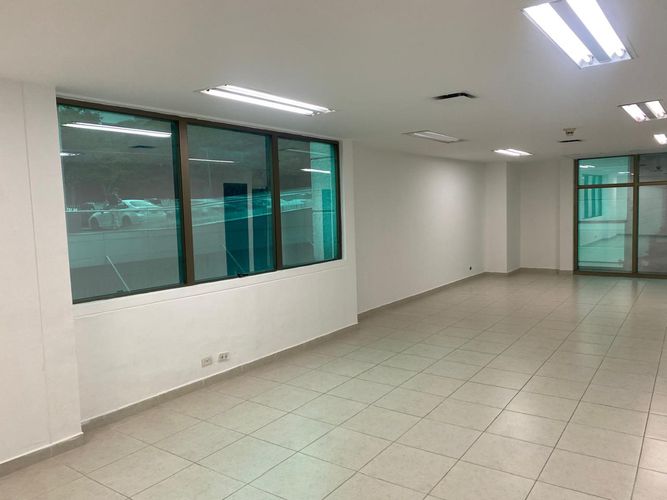 Oficina en arriendo en El Poblado, Medellín, 70 m² · foto 3 de 16