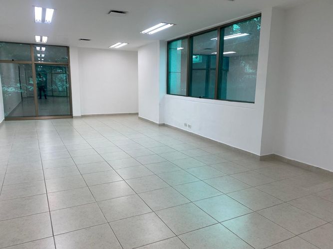 Oficina en arriendo en El Poblado, Medellín, 70 m² · foto 6 de 16