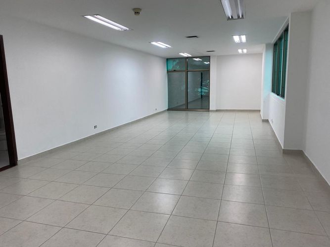 Oficina en arriendo en El Poblado, Medellín, 70 m² · foto 8 de 16