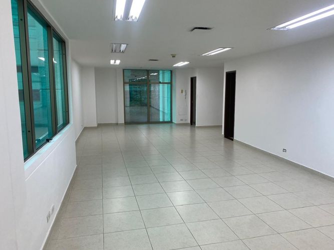 Oficina en arriendo en El Poblado, Medellín, 70 m² · foto 10 de 16