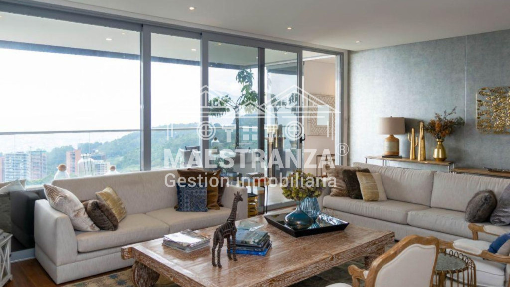 Apartamento en venta en Altos del poblado, Medellín 2
