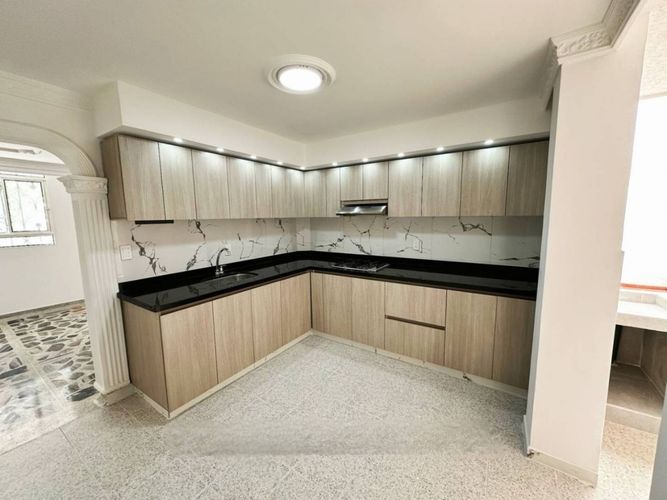 Apartamento de 5 alcobas en venta en Granjas De Provenza, Bucaramanga, 250 m² · foto 5 de 13