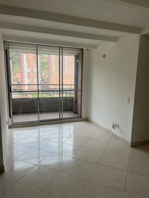 Apartamento de 3 alcobas en venta en Bello, 63 m² · foto 12 de 24