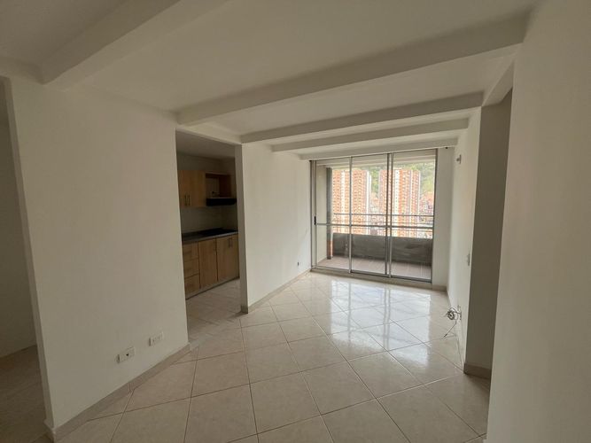 Apartamento de 3 alcobas en venta en Bello, 63 m² · foto 14 de 24