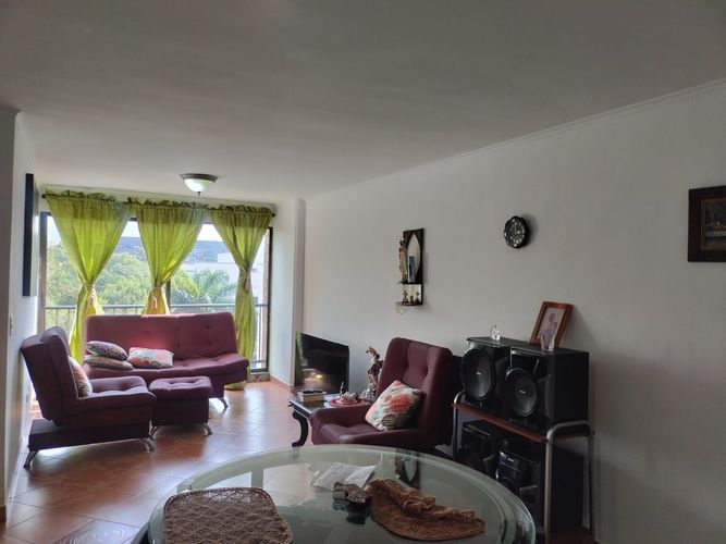 Apartamento de 3 alcobas en venta en El Poblado, Medellín, 86 m² · foto 2 de 17