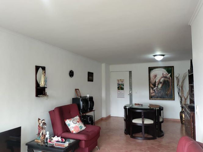 Apartamento de 3 alcobas en venta en El Poblado, Medellín, 86 m² · foto 3 de 17
