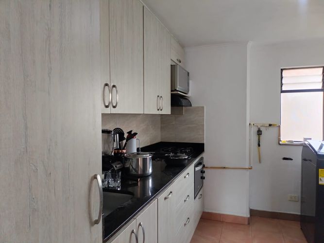 Apartamento de 3 alcobas en venta en El Poblado, Medellín, 86 m² · foto 4 de 17