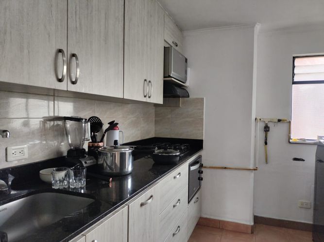 Apartamento de 3 alcobas en venta en El Poblado, Medellín, 86 m² · foto 5 de 17