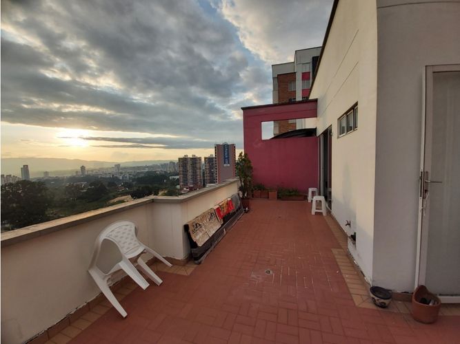 Apartamento de 4 alcobas en venta en Granjas De Provenza, Bucaramanga, 149 m² · foto 6 de 16