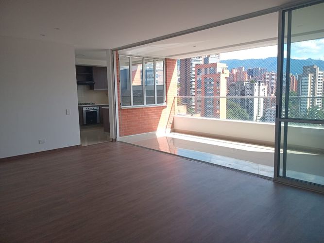 Apartamento de 3 alcobas en arriendo en El Poblado, Medellín, 125 m² · foto 2 de 20