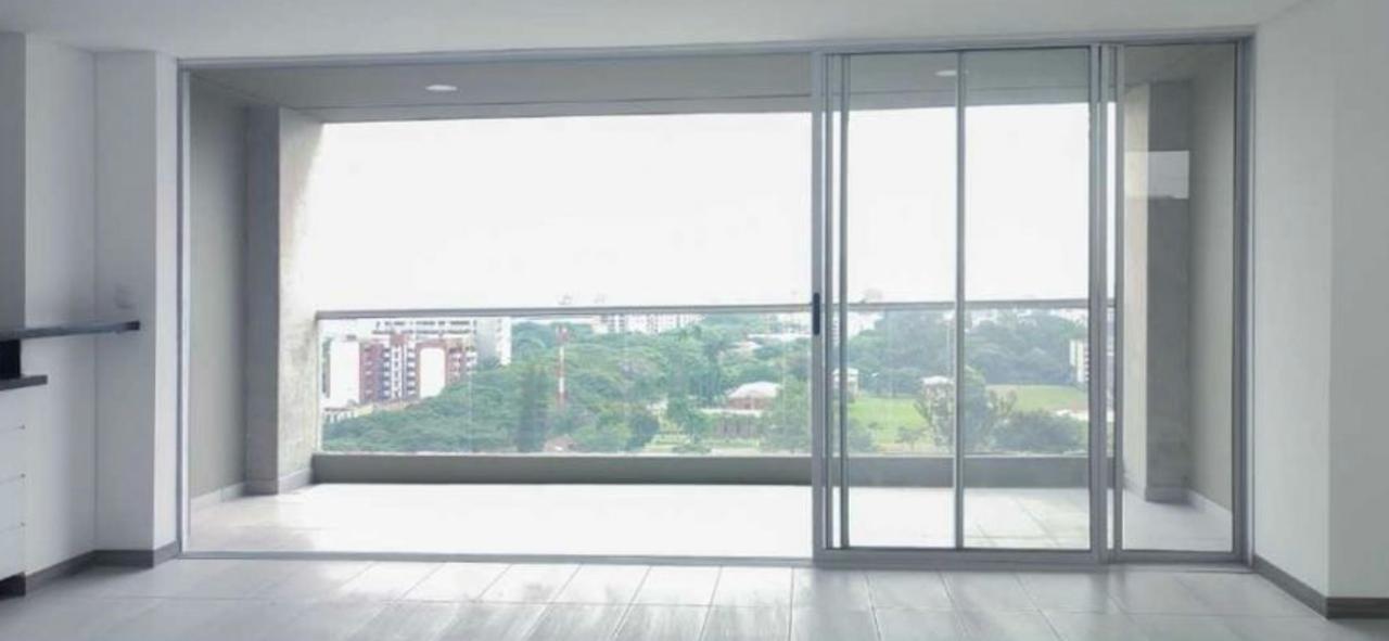 Apartamento en  Venta en Sector cañaveralejo guadalupe, Cali