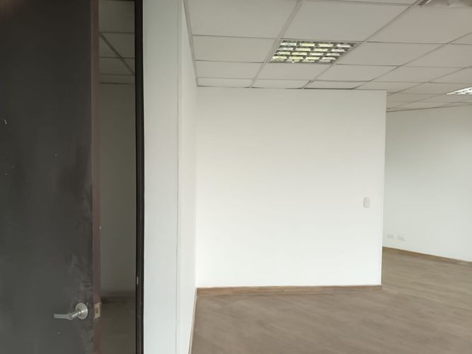 Oficina en venta en Siberia, Cota, 63 m² · foto 6 de 8