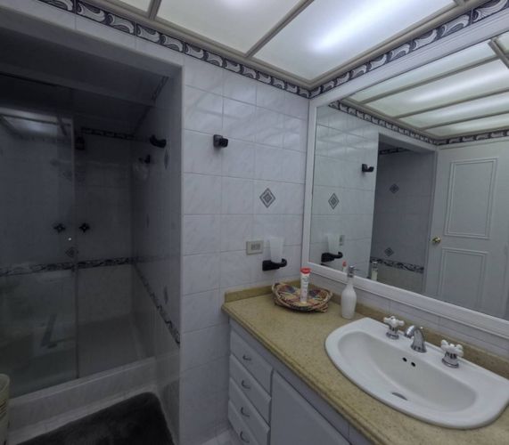 Apartamento de 3 alcobas en venta en Chicó Navarra, Bogotá, 230 m² · foto 13 de 24