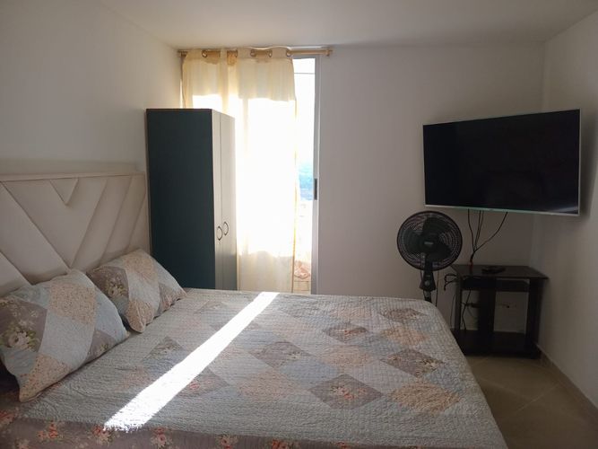 Apartamento de 2 alcobas en arriendo en El Poblado, Medellín, 89 m² · foto 7 de 14
