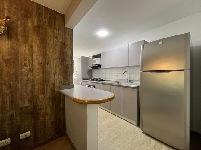 Apartamento de 1 alcoba en arriendo en El Poblado, Medellín, 77 m² · foto 3 de 13