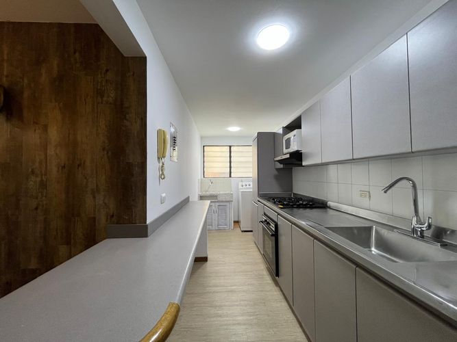 Apartamento de 1 alcoba en arriendo en El Poblado, Medellín, 77 m² · foto 4 de 13