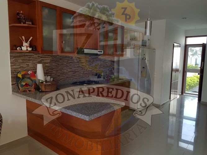 Casa de 4 alcobas en venta en Julio Campos Gonzalez, Girardot, 148 m² · foto 3 de 10