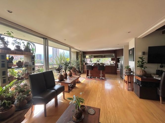 Apartamento de 4 alcobas en venta en Las Lomas, Medellín, 135 m² · foto 2 de 24
