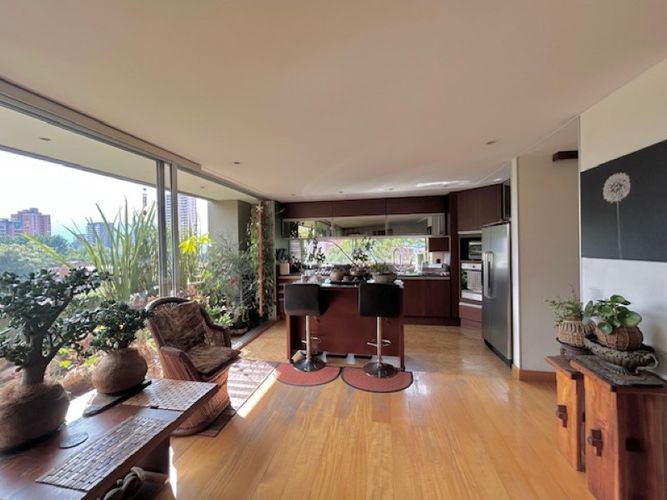 Apartamento de 4 alcobas en venta en Las Lomas, Medellín, 135 m² · foto 5 de 24