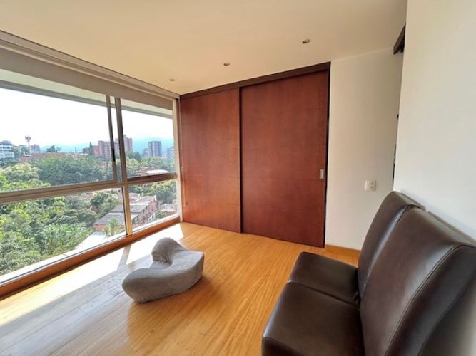 Apartamento de 4 alcobas en venta en Las Lomas, Medellín, 135 m² · foto 18 de 24