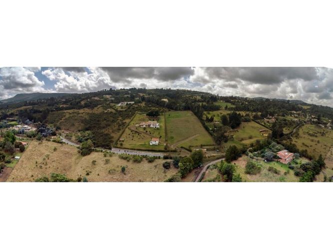 Casa en venta en Yerbabuena, Chía · foto 2 de 16
