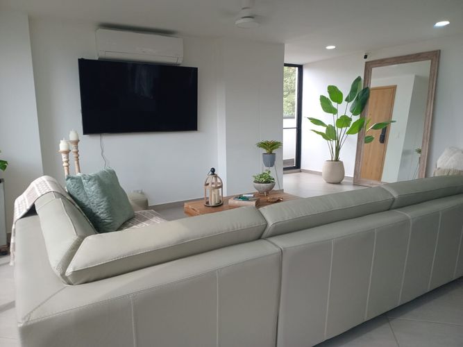 Apartamento de 3 alcobas en venta en El Poblado, Medellín, 130 m² · foto 3 de 19