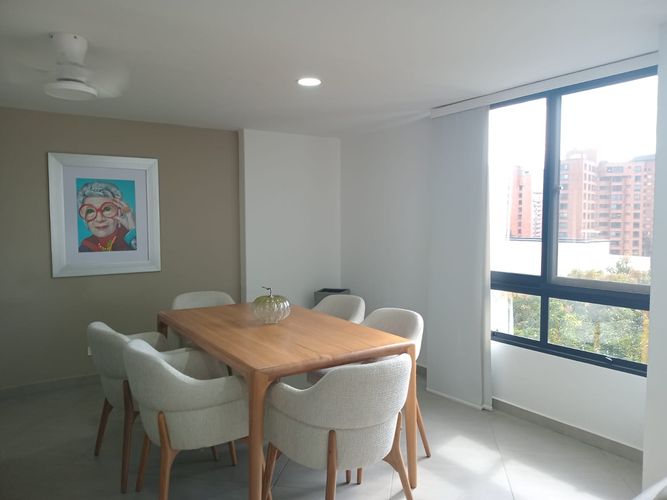 Apartamento de 3 alcobas en venta en El Poblado, Medellín, 130 m² · foto 4 de 19