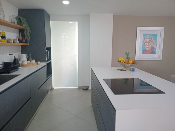 Apartamento de 3 alcobas en venta en El Poblado, Medellín, 130 m² · foto 6 de 19