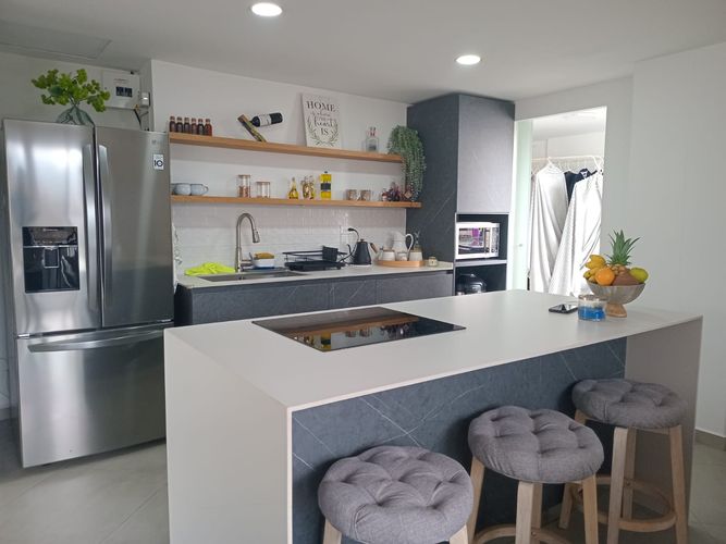 Apartamento de 3 alcobas en venta en El Poblado, Medellín, 130 m² · foto 7 de 19