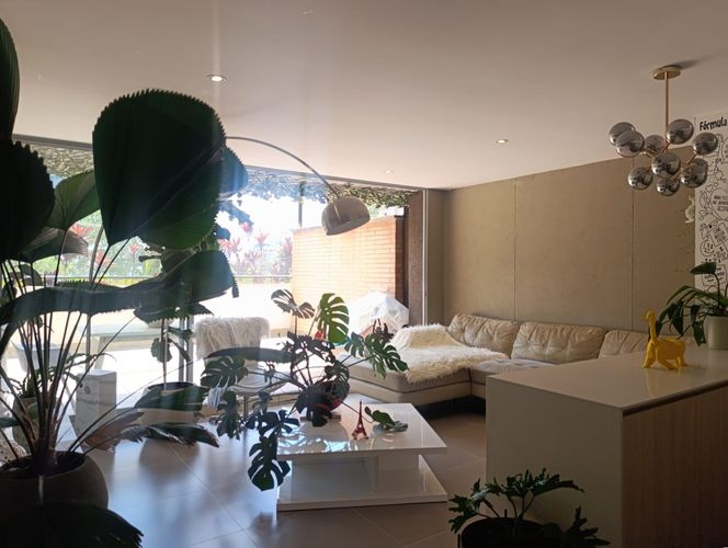 Apartamento de 2 alcobas en venta en El Poblado, Medellín, 85 m² · foto 2 de 16