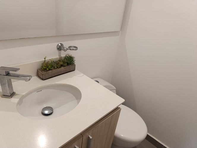 Apartamento de 2 alcobas en venta en El Poblado, Medellín, 85 m² · foto 14 de 16