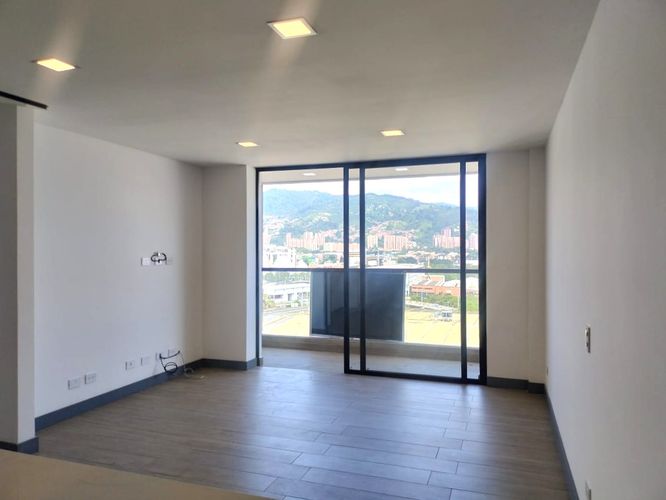 Apartamento de 2 alcobas en venta en Bosques De Zuñiga, Envigado, 76 m² · foto 2 de 17