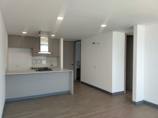 Apartamento de 2 alcobas en venta en Bosques De Zuñiga, Envigado, 76 m² · foto 3 de 17