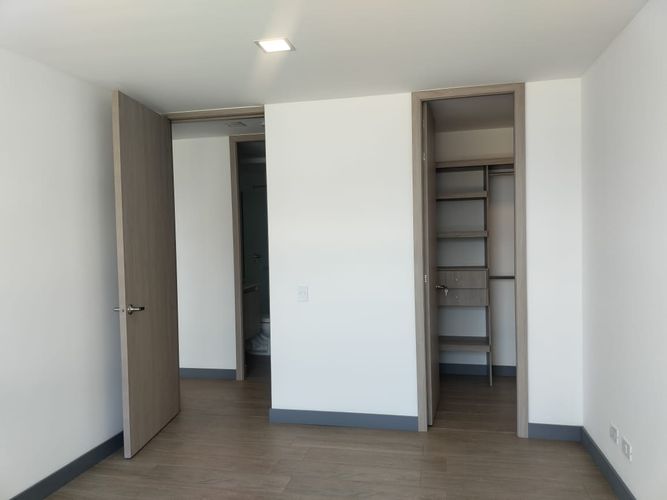 Apartamento de 2 alcobas en venta en Bosques De Zuñiga, Envigado, 76 m² · foto 10 de 17