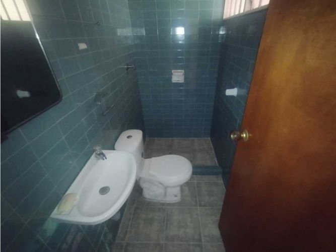 Casa de 6 alcobas en venta en Belén Rosales, Medellín, 295 m² · foto 7 de 12