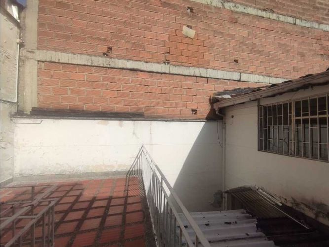 Casa de 6 alcobas en venta en Belén Rosales, Medellín, 295 m² · foto 12 de 12