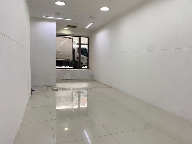 Local en arriendo en El Poblado, Medellín, 50 m² · foto 2 de 7