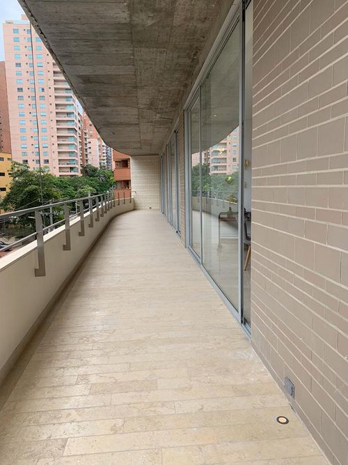 Apartamento de 2 alcobas en venta en Villa Country, Barranquilla, 231 m² · foto 2 de 24